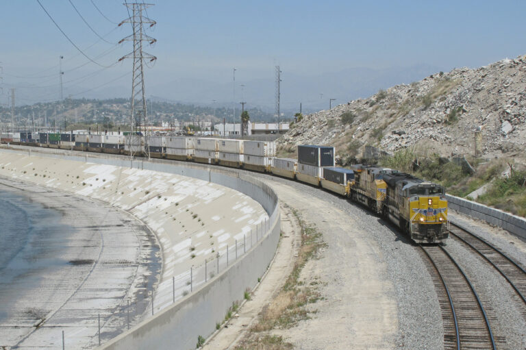 Los Angeles bölgesinde konteyner taşımacılığı (temsili).
