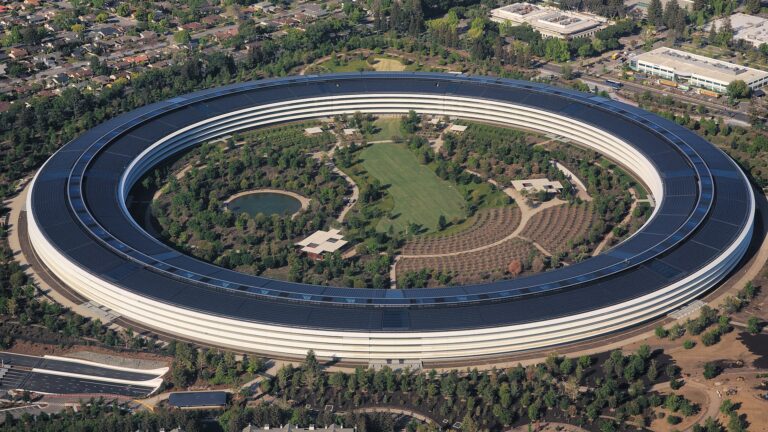 Kaliforniya’daki Apple Park kampüsünün havadan görünümü (temsili).