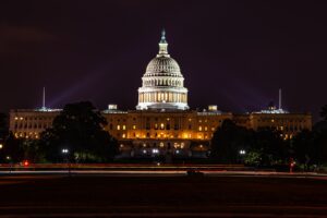 Washington, D.C.’de ABD Kongre Binası (Capitol) gece görünümü (temsili).