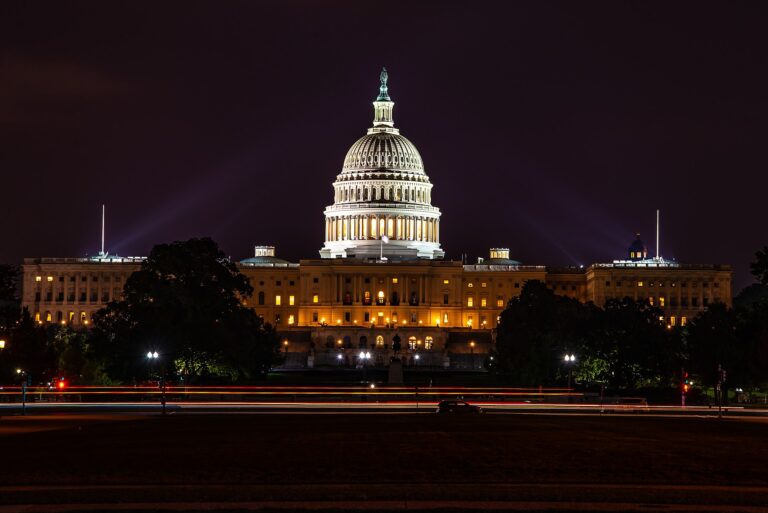 Washington, D.C.’de ABD Kongre Binası (Capitol) gece görünümü (temsili).