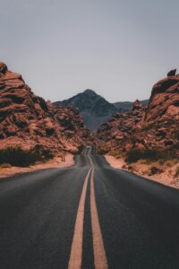 New York eyaleti yol yenileme çalışmaları için temsili kırsal yol görseli
