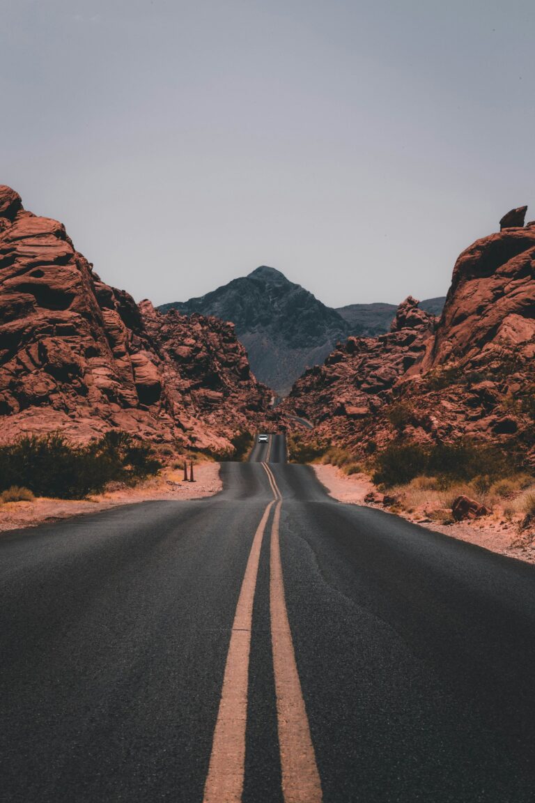 New York eyaleti yol yenileme çalışmaları için temsili kırsal yol görseli