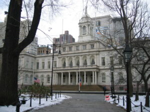 New York City Hall binasını gösteren temsili görsel.