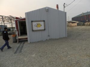 Bir market ve tuketici urunleri raflarini temsil eden temsili gorsel